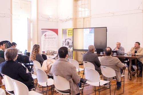 Ilustração Da resiliência digital à saúde perinatal: Jornadas do CHRC mostram amplitude da i...