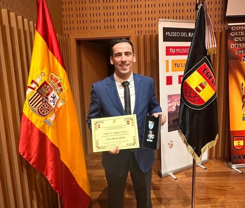 Ilustração José Parraça distinguido com Medalha de Investigação
