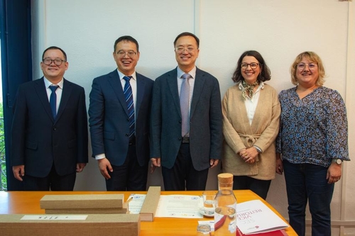 Ilustração UÉVORA recebe delegação da Jinzhong University para reforço da cooperação académi...