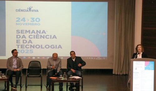 Ilustração Universidade de Évora debateu oportunidades, desafios e riscos da política cientí...